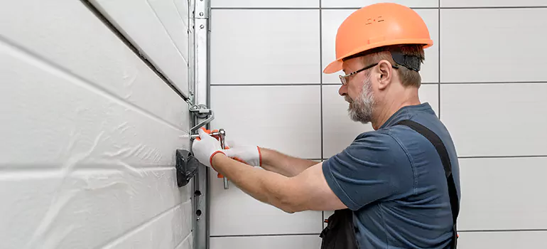 Garage Door Repair in Bartow